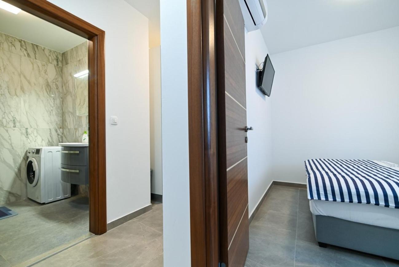 Apartments By The Sea Trogir - 21215 Quarto foto